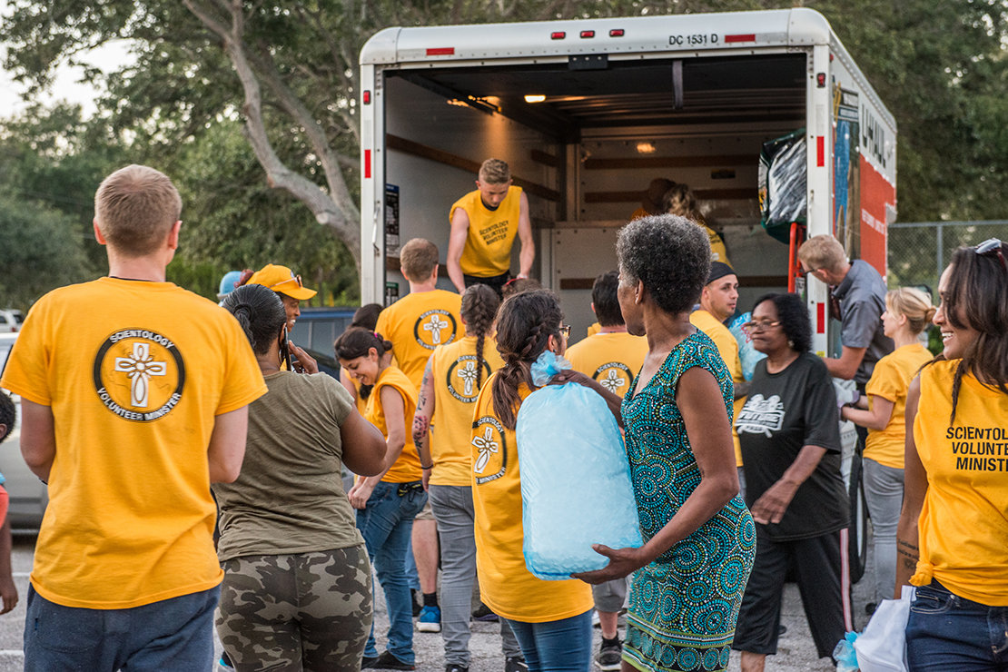 Scientology Volunteer Ministers come to the rescue of an apartment building